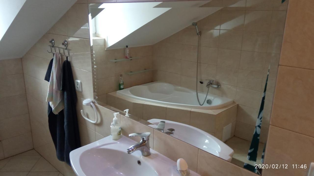Apartament W Domu Na Wsi Tomaszów Lubelski Екстериор снимка