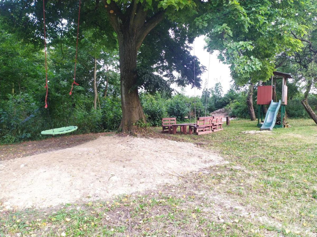 Apartament W Domu Na Wsi Tomaszów Lubelski Екстериор снимка