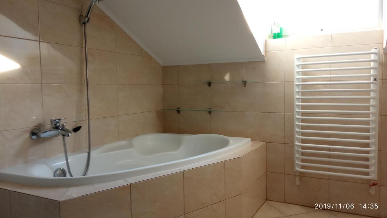 Apartament W Domu Na Wsi Tomaszów Lubelski Екстериор снимка
